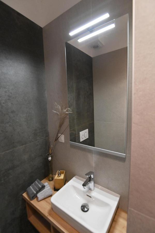 Sea View Deluxe Apartment Rijeka Buitenkant foto