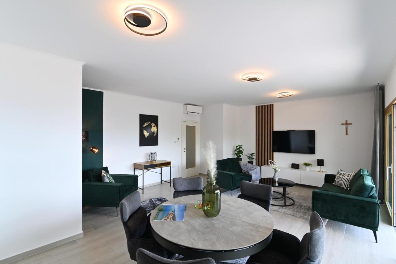Sea View Deluxe Apartment Rijeka Buitenkant foto