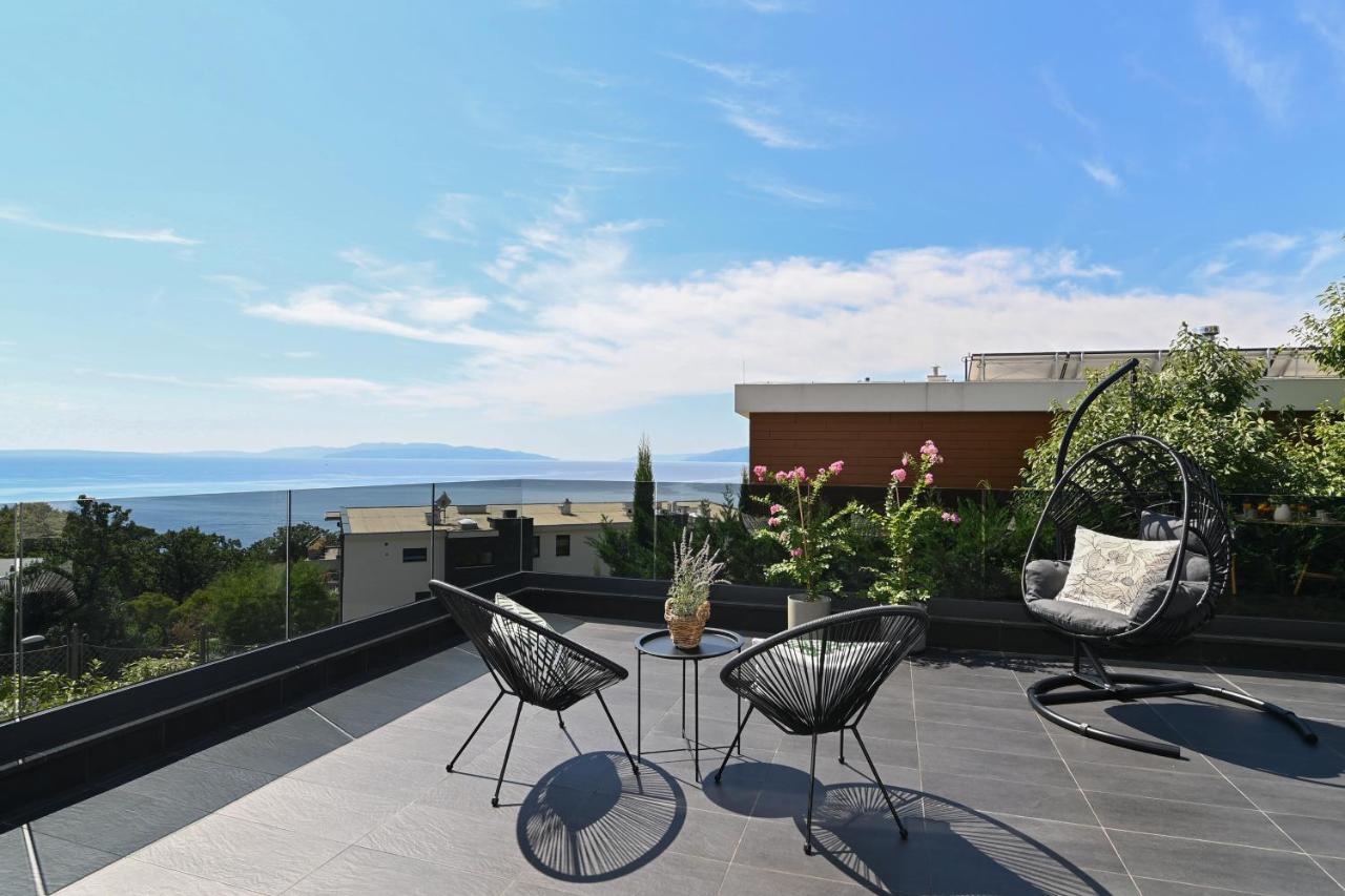 Sea View Deluxe Apartment Rijeka Buitenkant foto