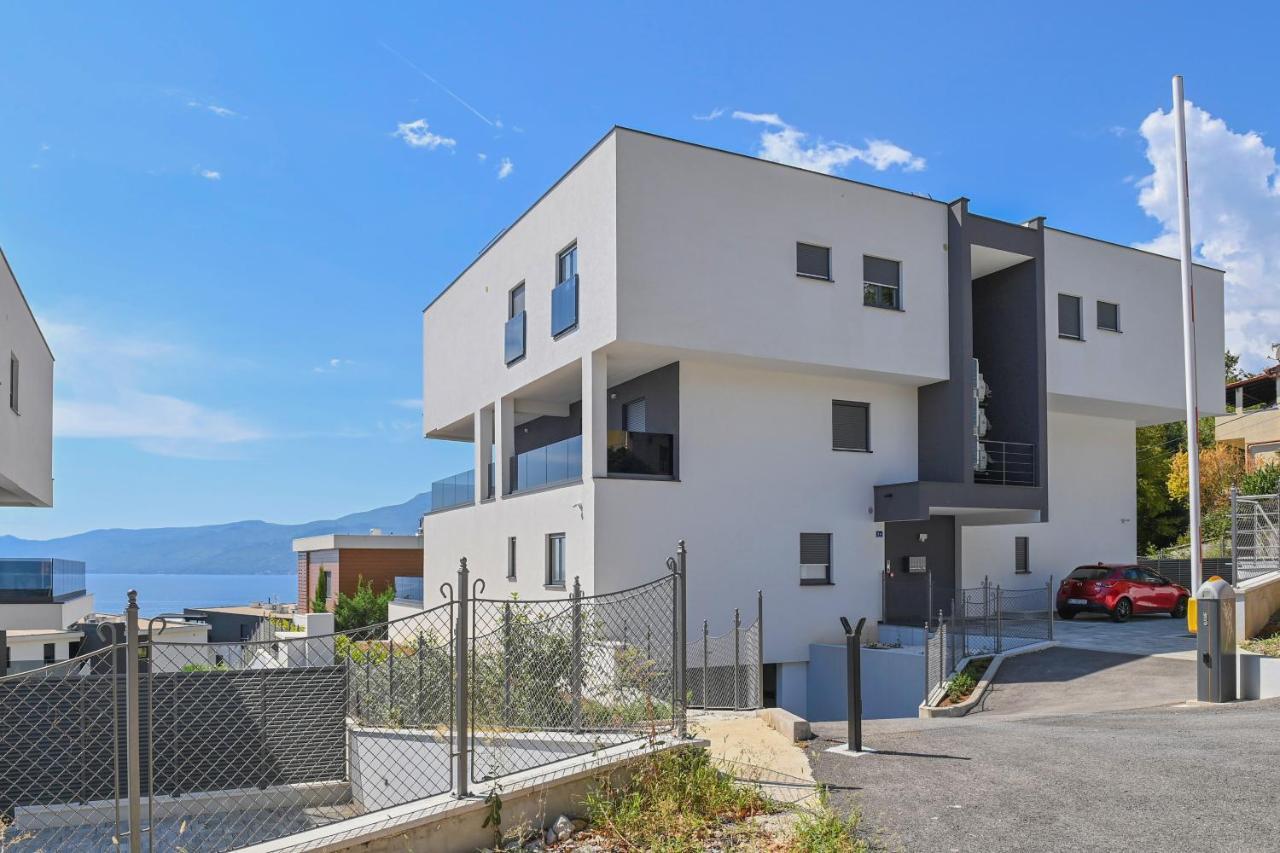 Sea View Deluxe Apartment Rijeka Buitenkant foto