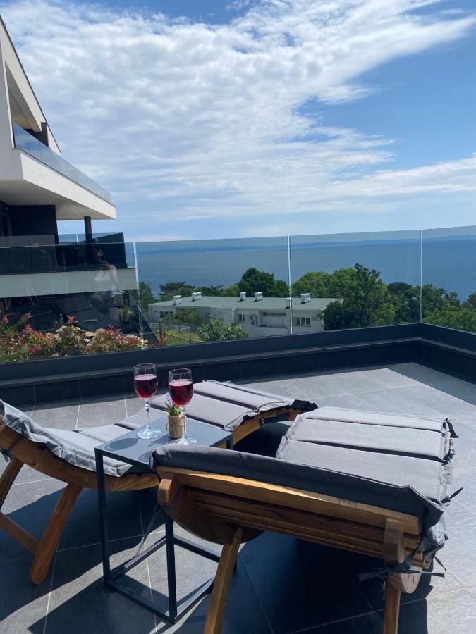 Sea View Deluxe Apartment Rijeka Buitenkant foto