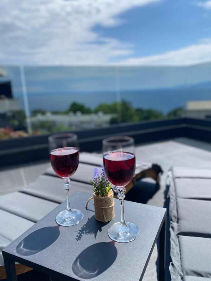 Sea View Deluxe Apartment Rijeka Buitenkant foto